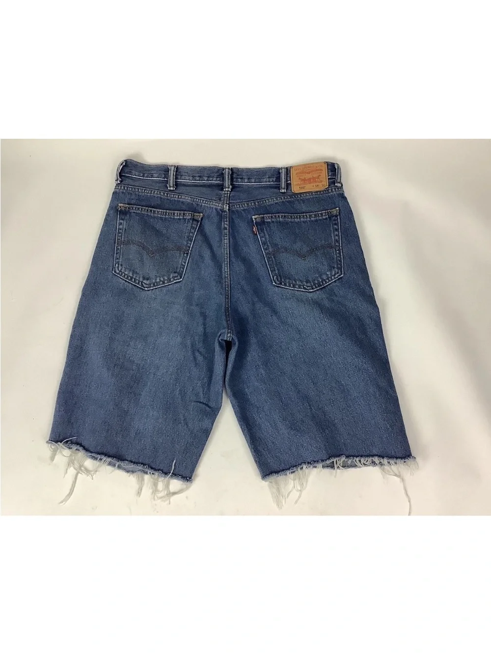 Levis cut off