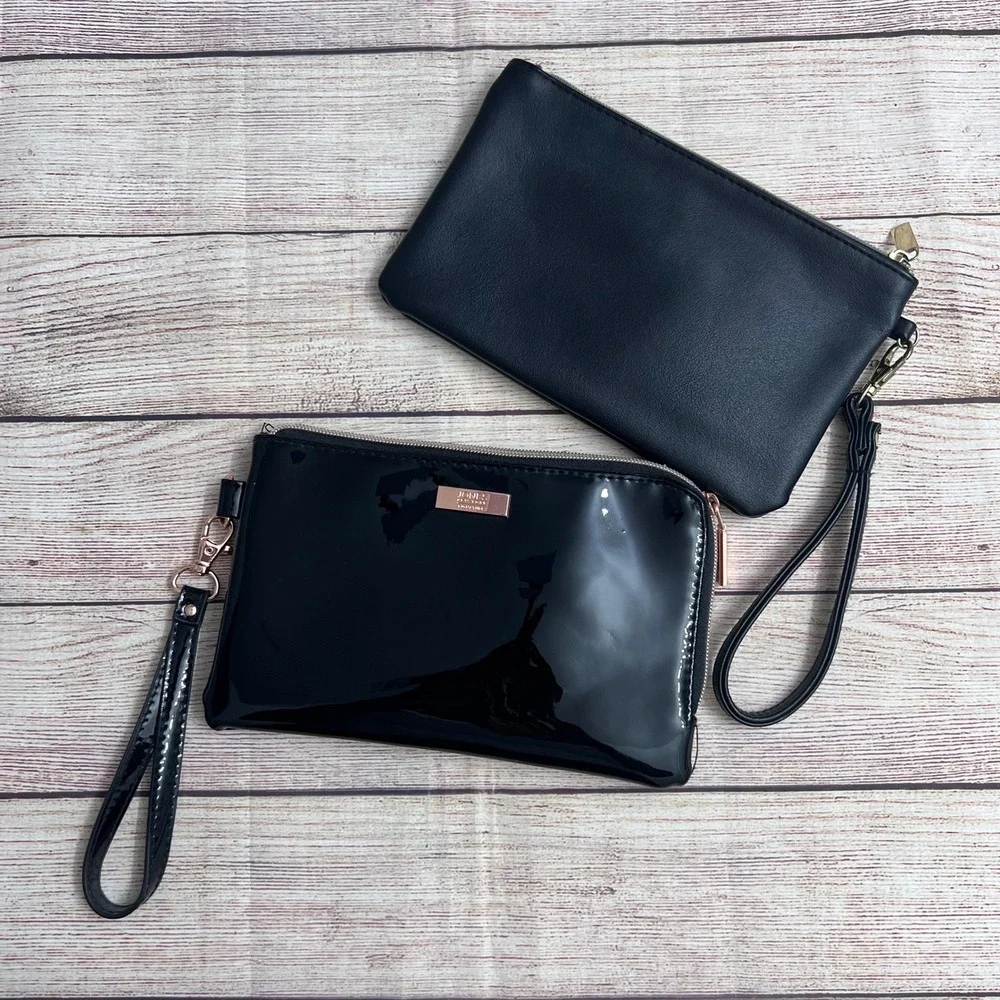 Jones New‎ York Wristlet Bundle OS Black Patent Pebbled Charging USB Pouches