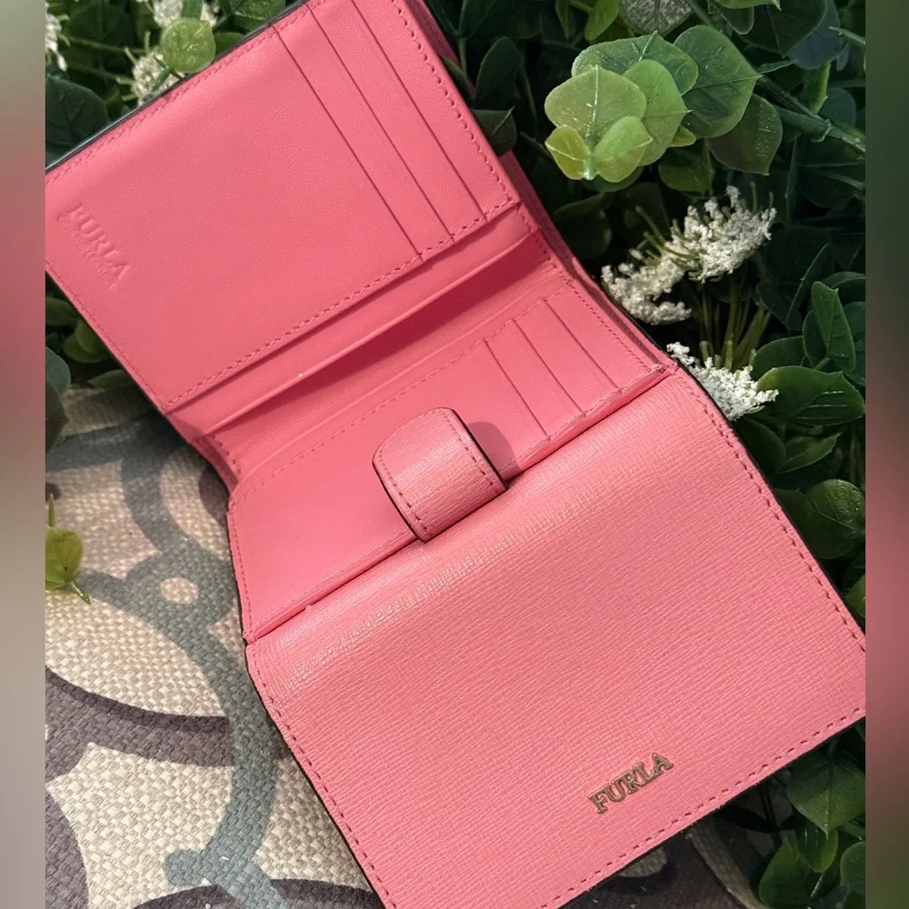 Furla coin material 25”