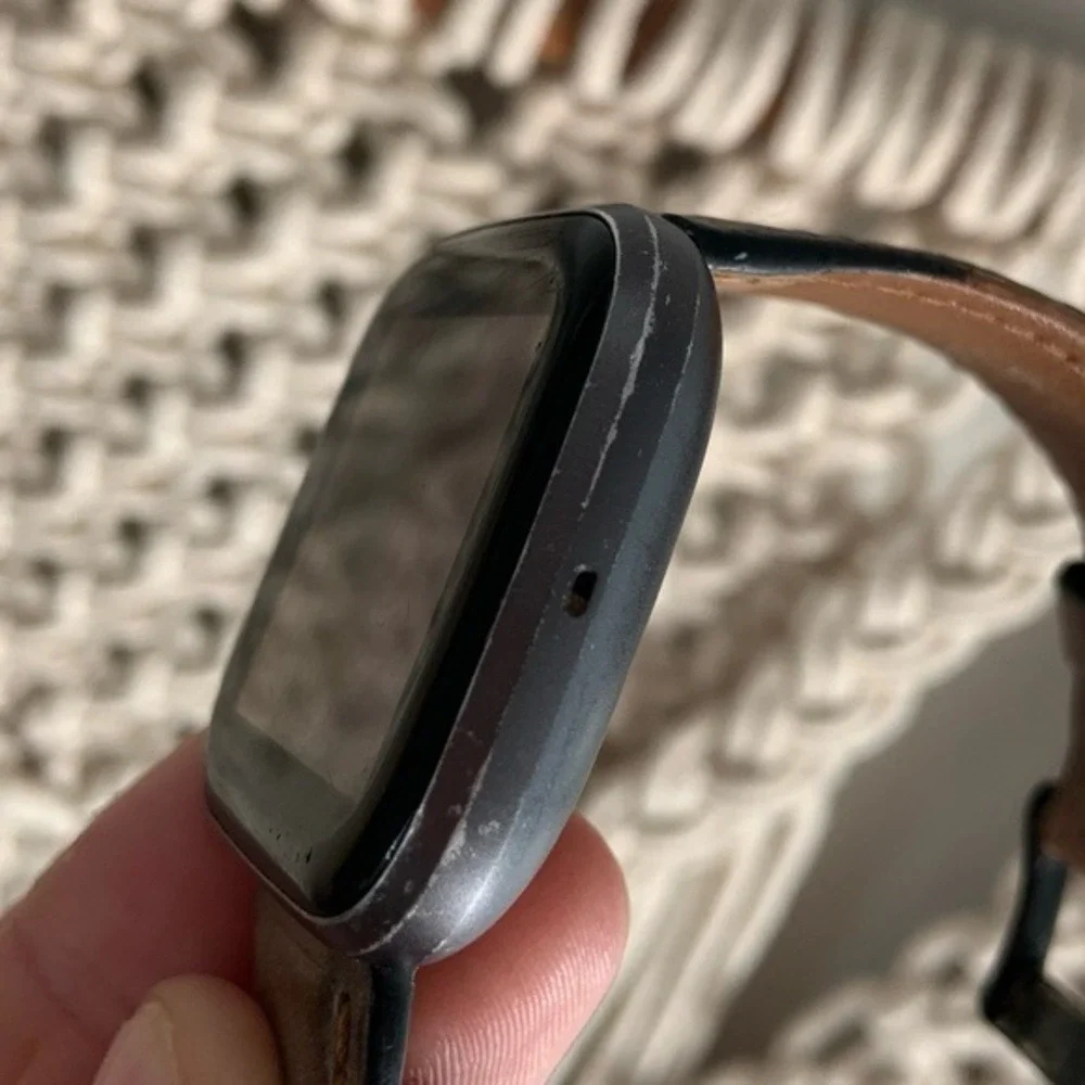 fitbit versa smartwatch