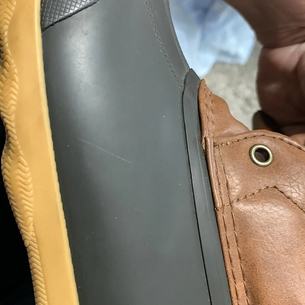 Sperry boys port