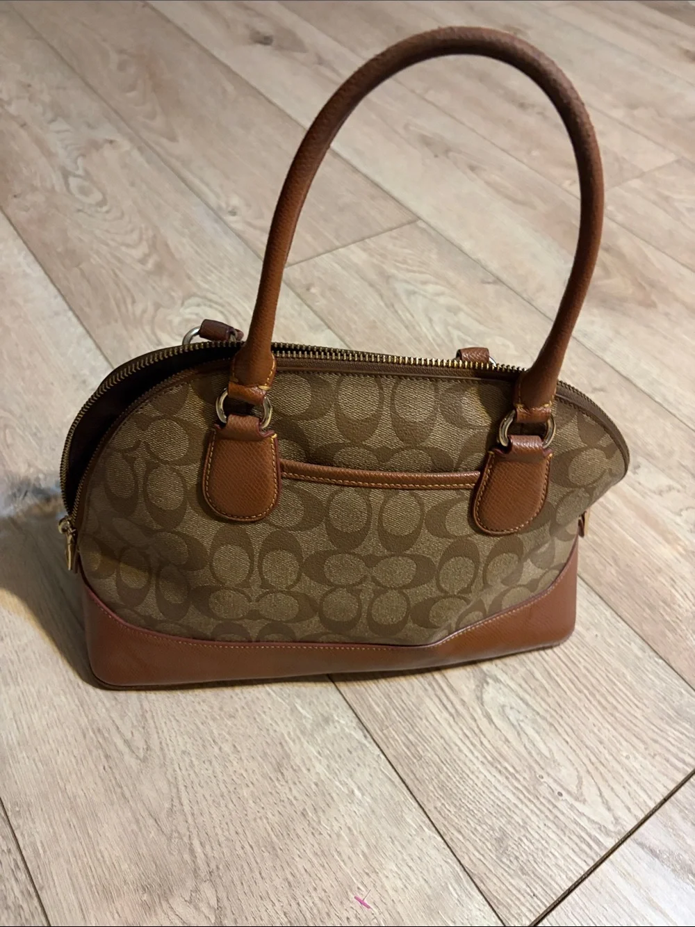 Coach classic signature