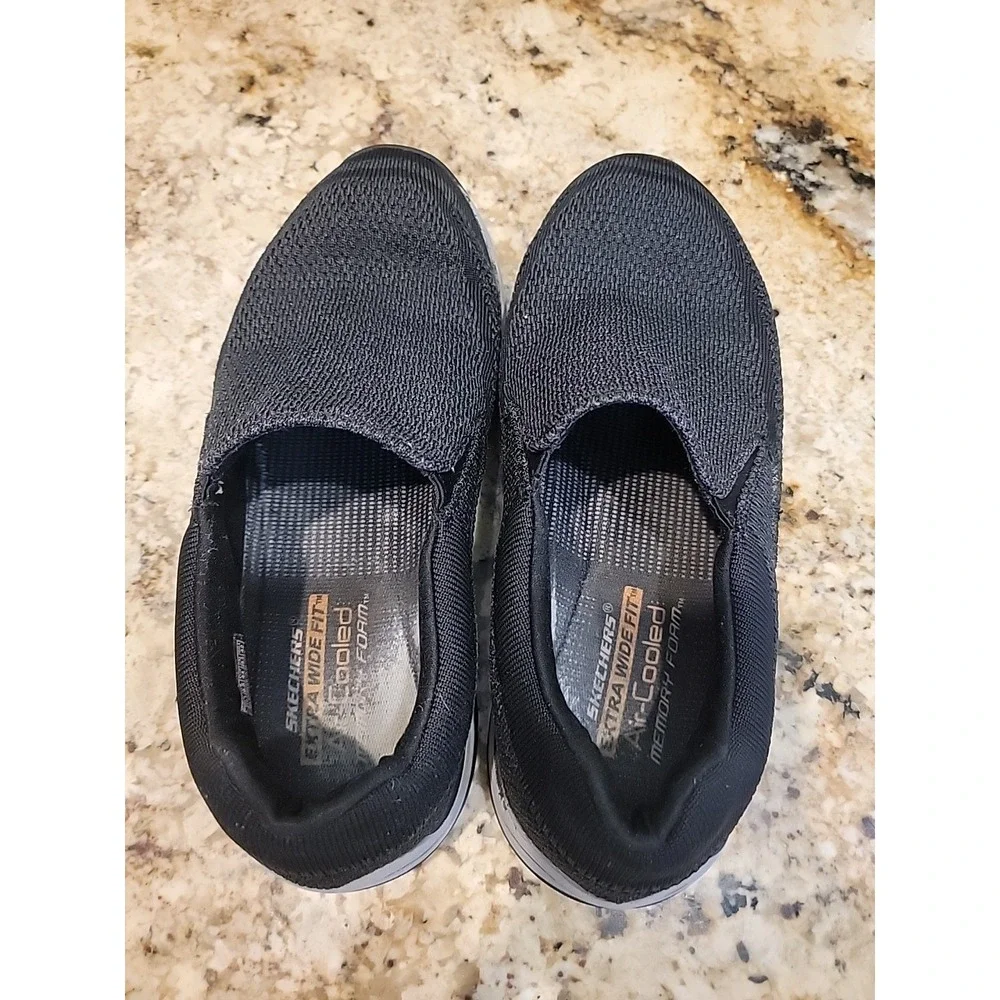 Skechers men expected