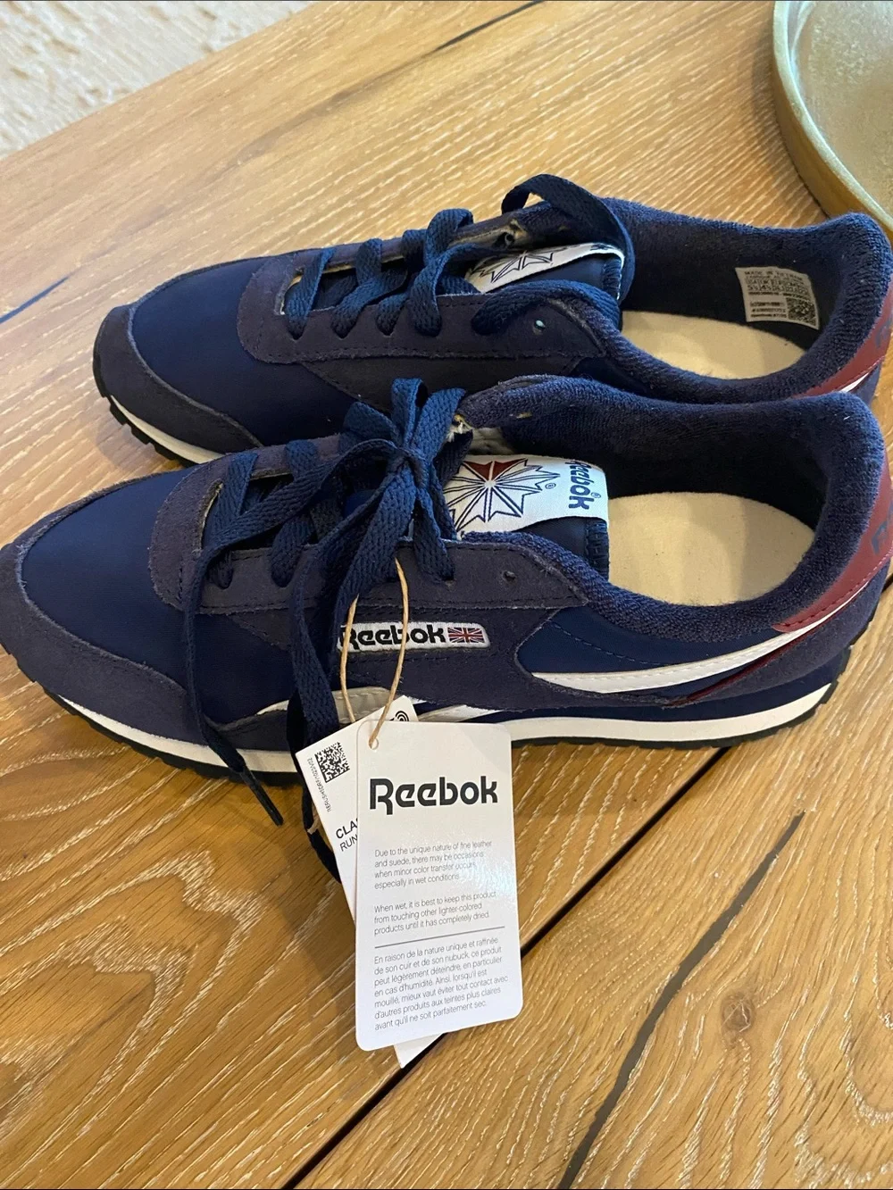 Reebok sneakers tags no