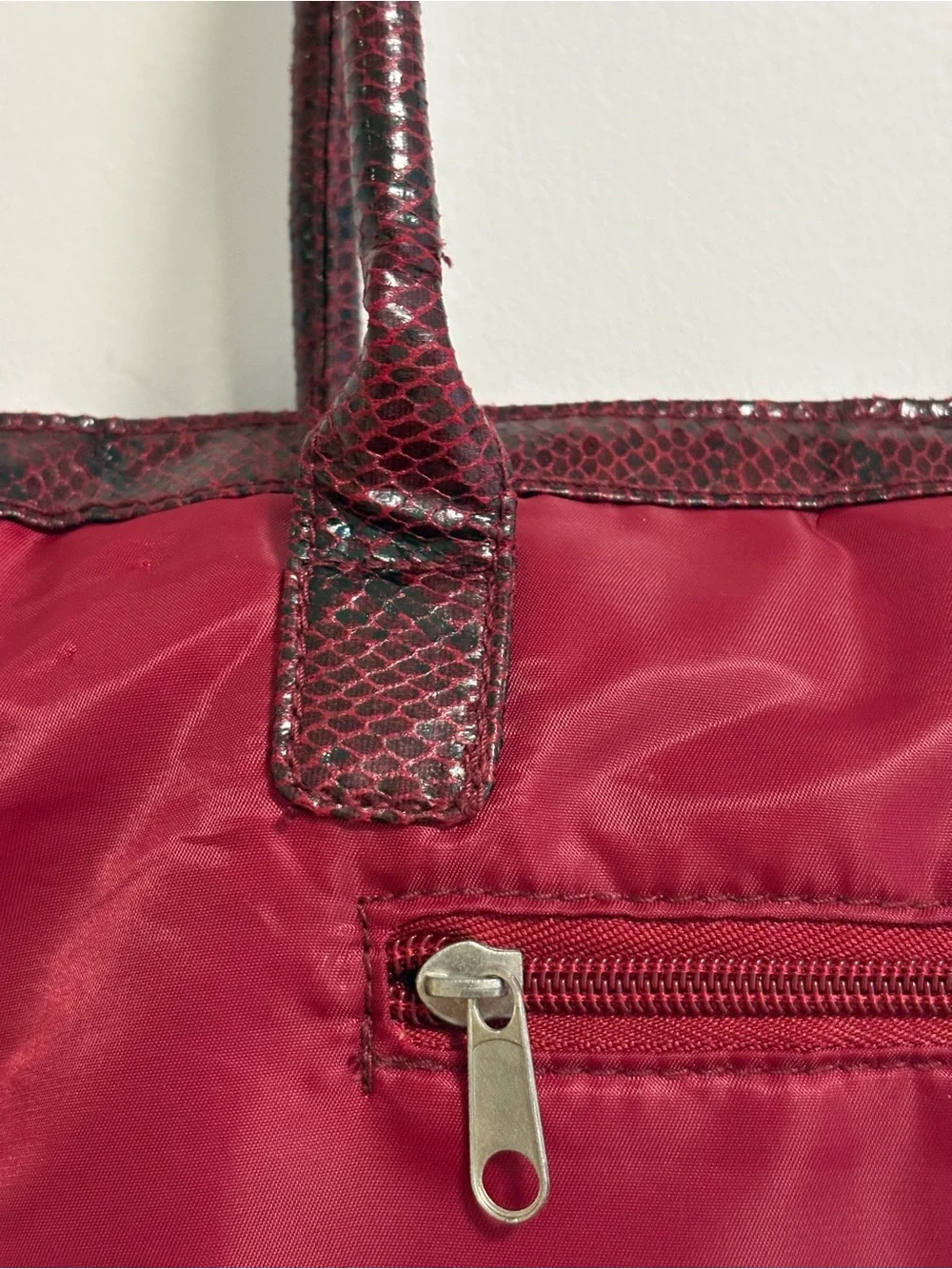 N/A stylish maroon