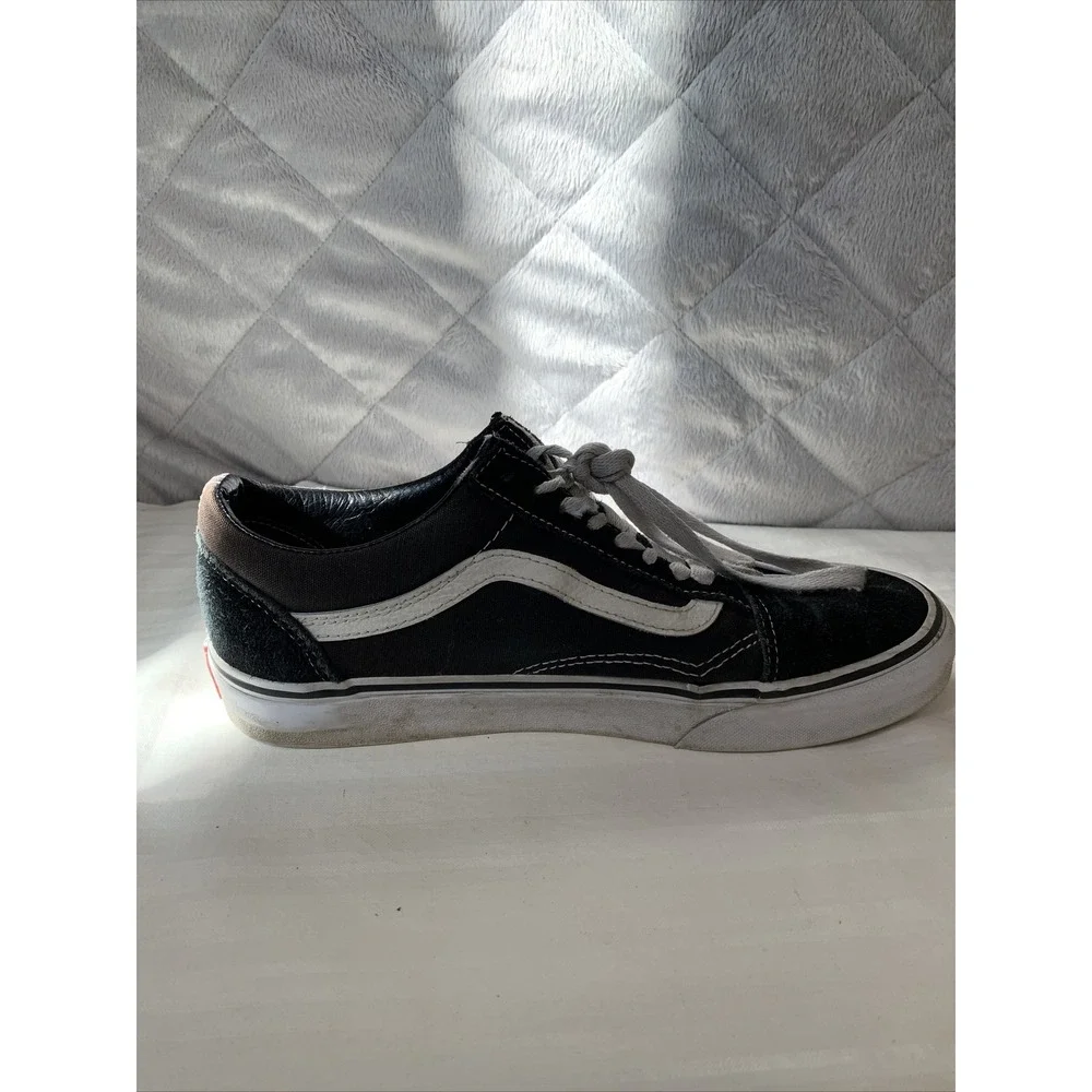 Vans authentic era