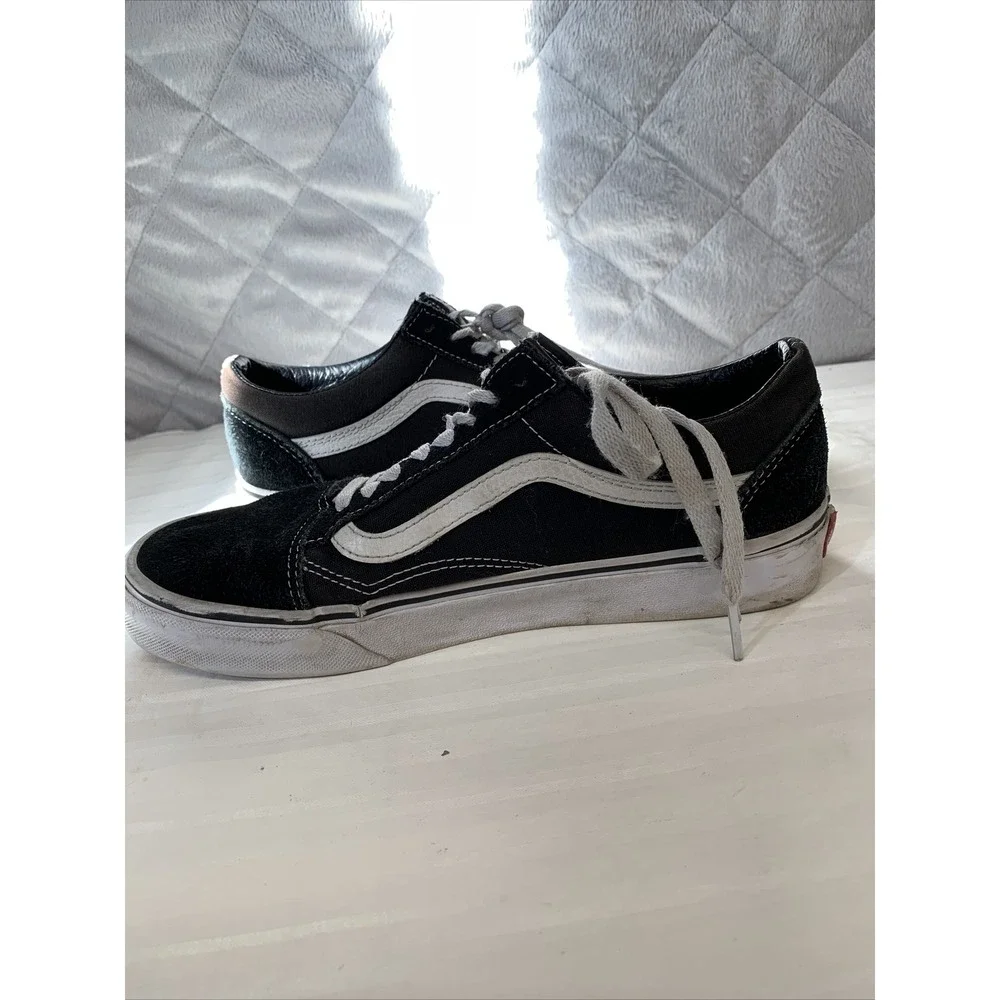 Vans authentic era