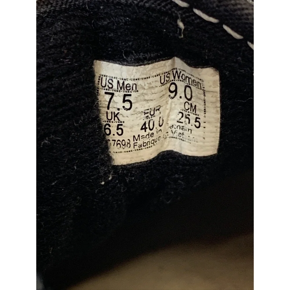 Vans authentic era