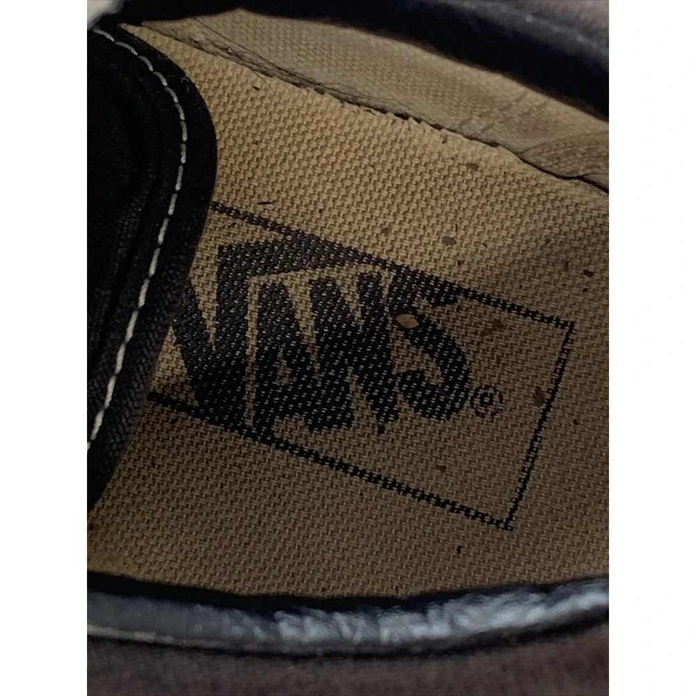 Vans authentic era