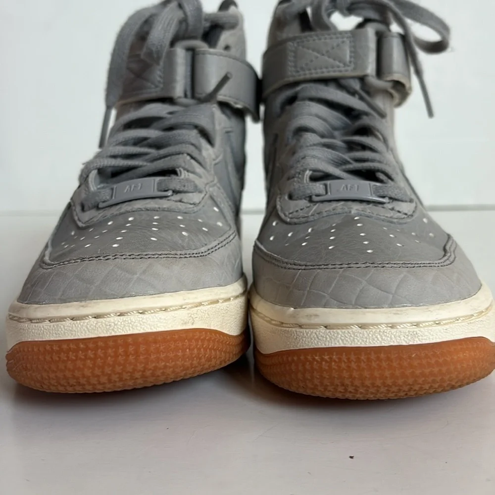 Nike size croc