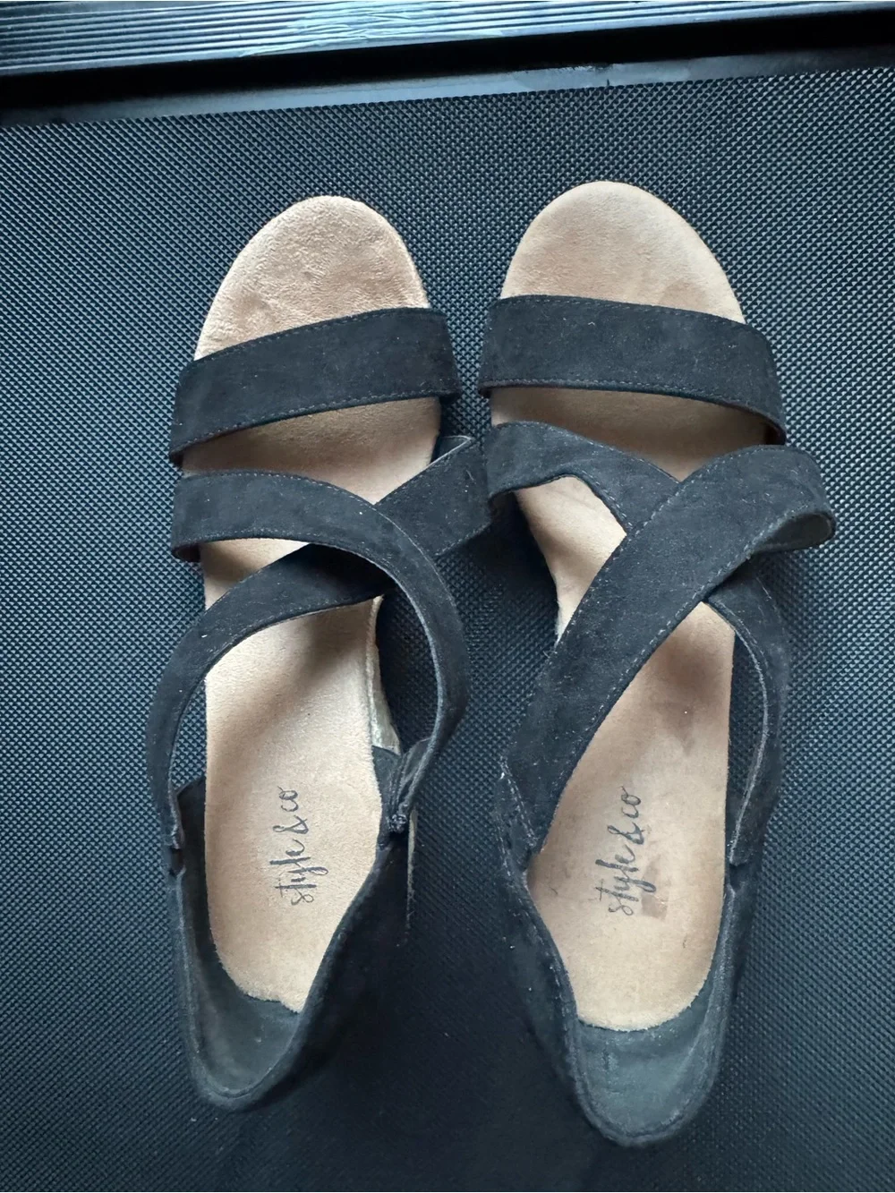 Style & Co. comfortable crisscross