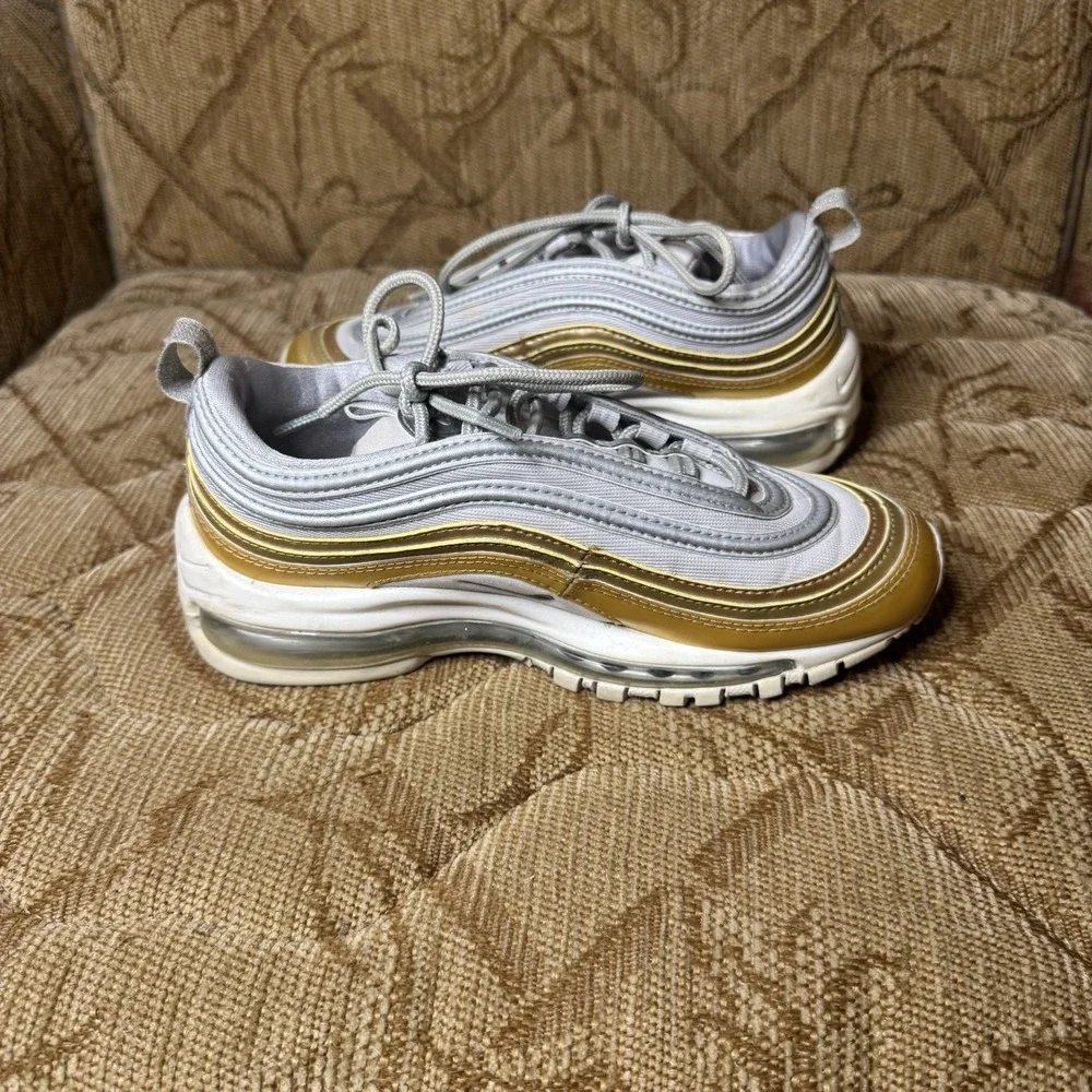Nike pre owned
