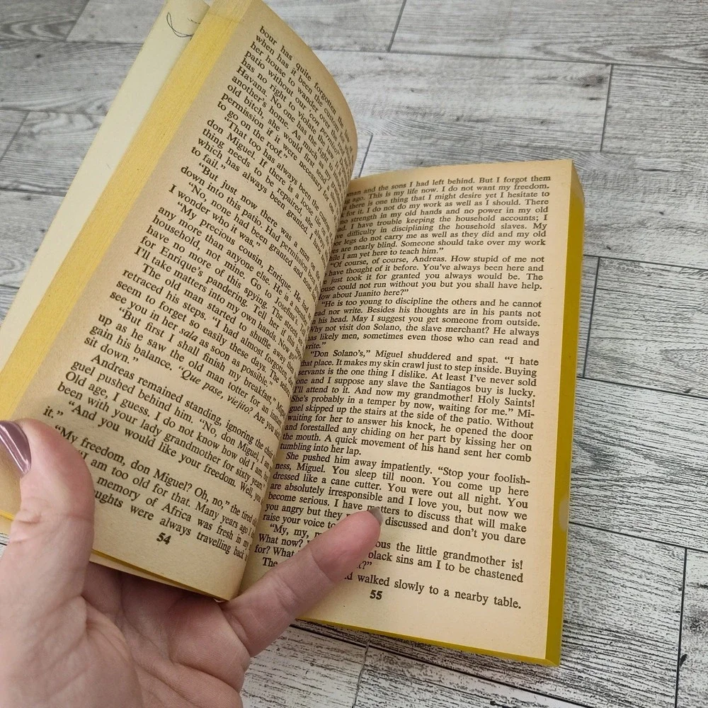 Book street sun