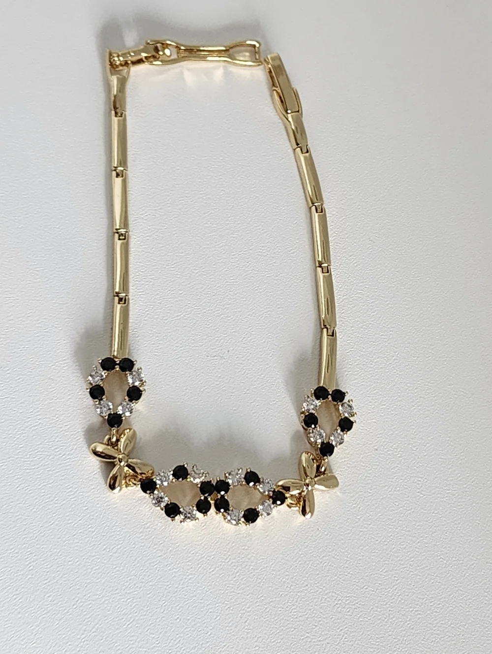 N/A elegant gold