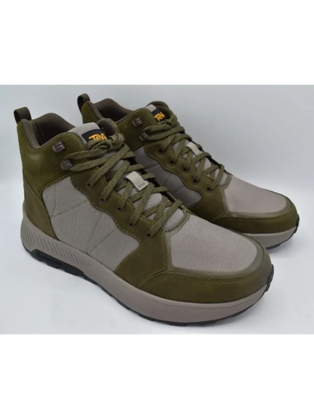 Teva mens size