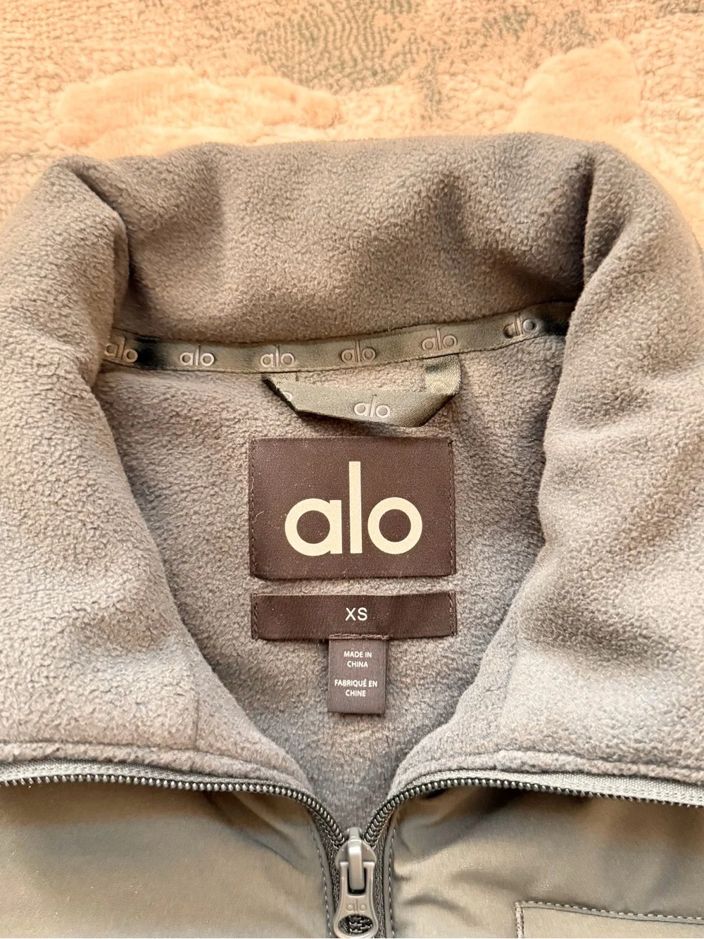 ALO Yoga sleeveless fleece