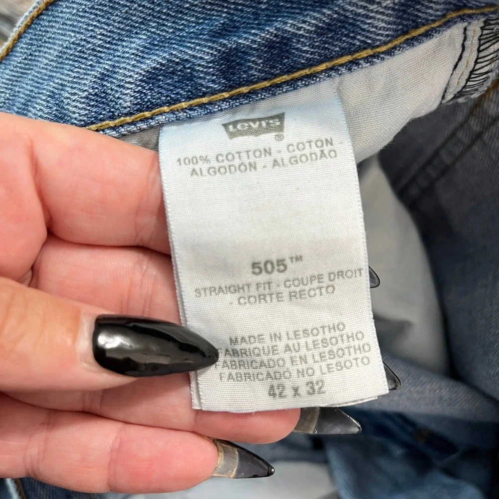 Levis these thrifty 90s