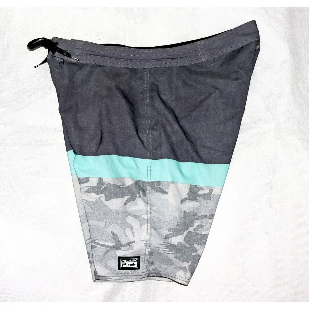Pelagic High‎ Performance Men's 1/2 Camouflage Board Shorts Trunks Size 36