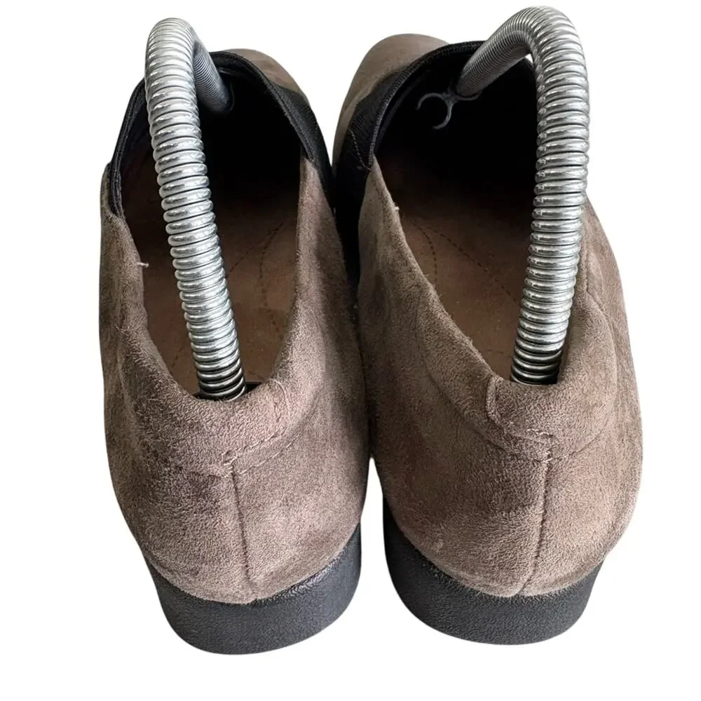Clarks step out