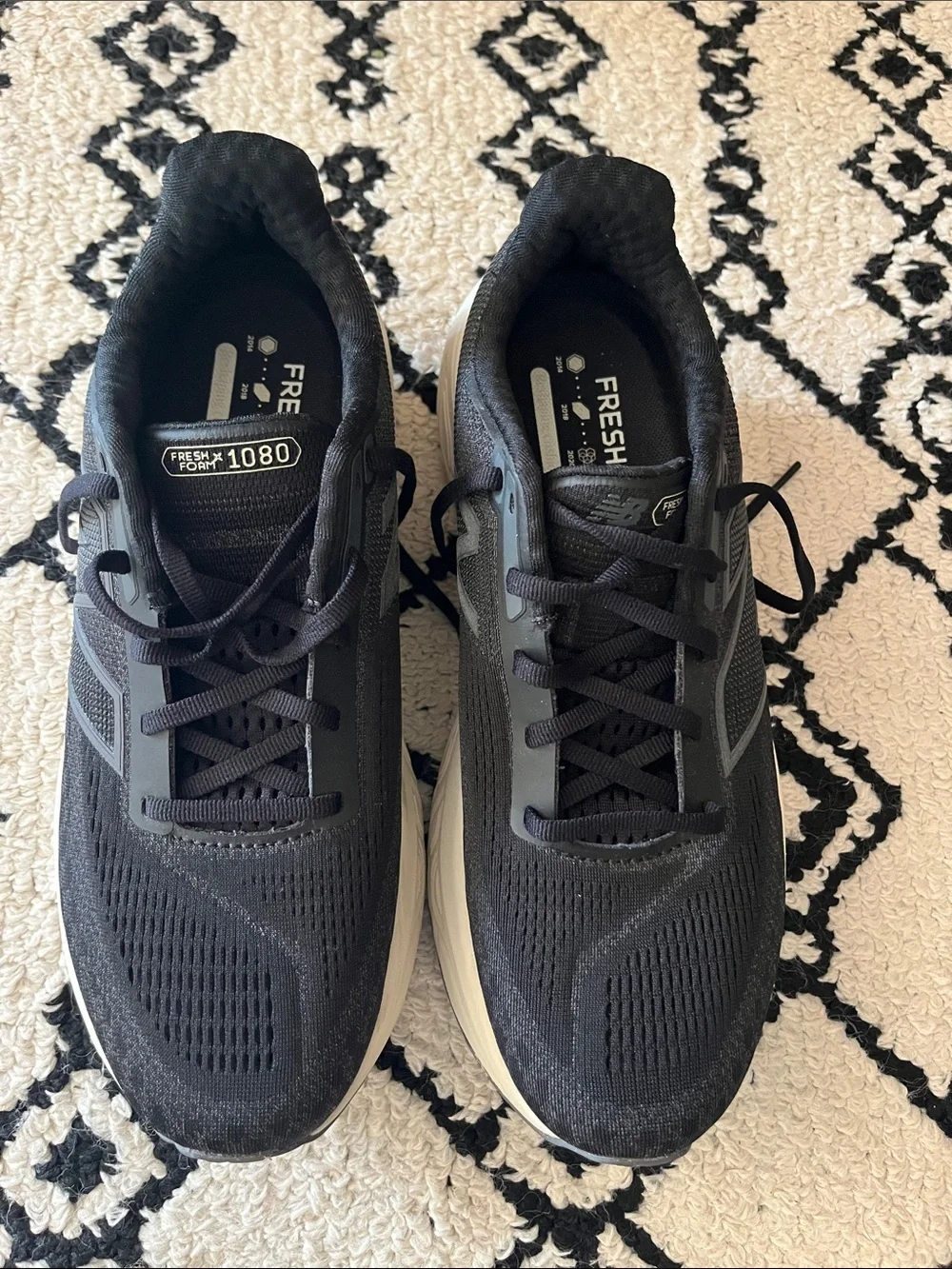 New Balance Men's size 10 FreshFoam Black Athletic Running Shoes