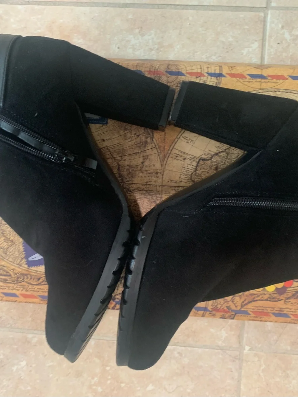 Flyfor black suede