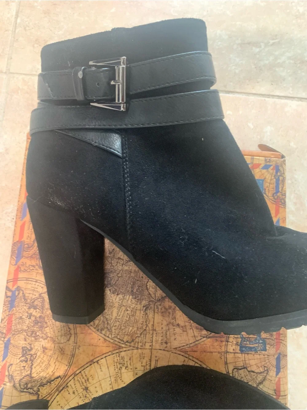 Flyfor black suede
