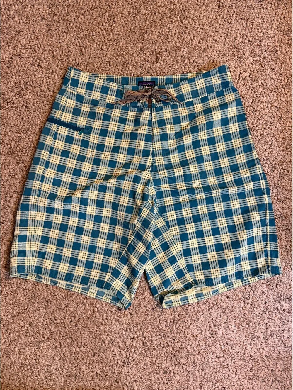Patagonia mens plaid long board swim trunk shorts Sz 31
