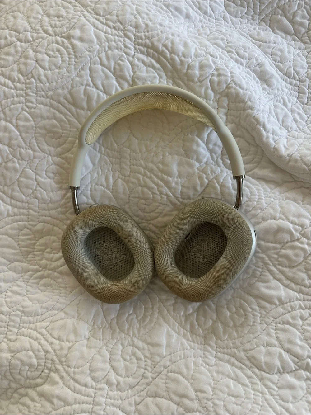 Apple headphones silver sound