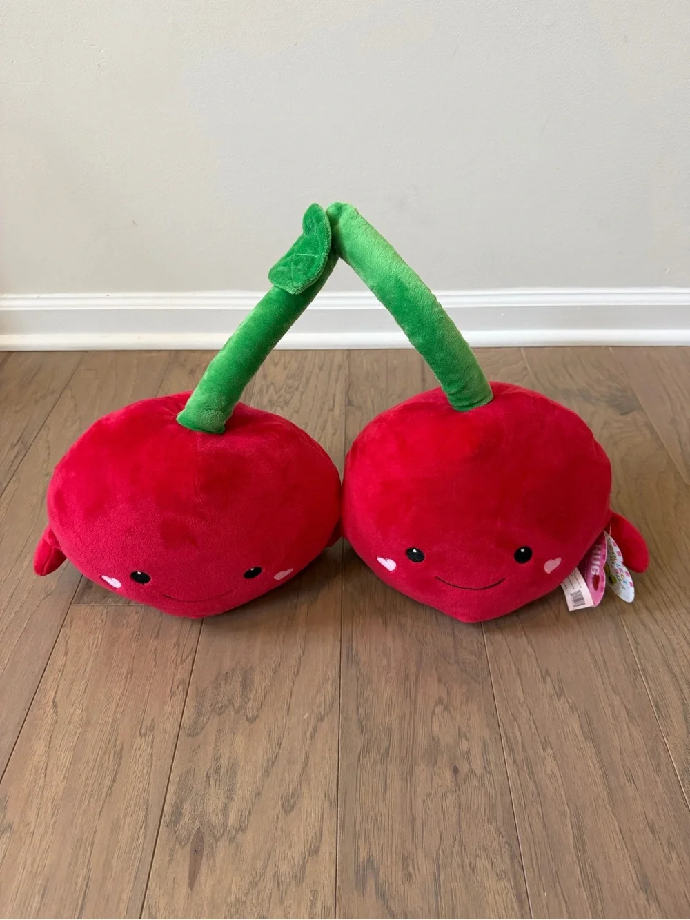 Hug Me nwt red