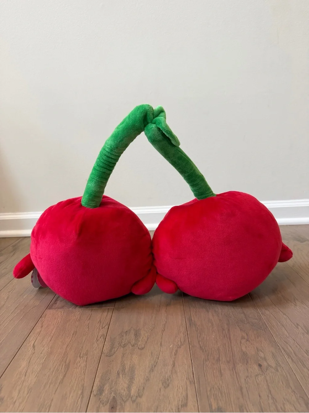 Hug Me nwt red