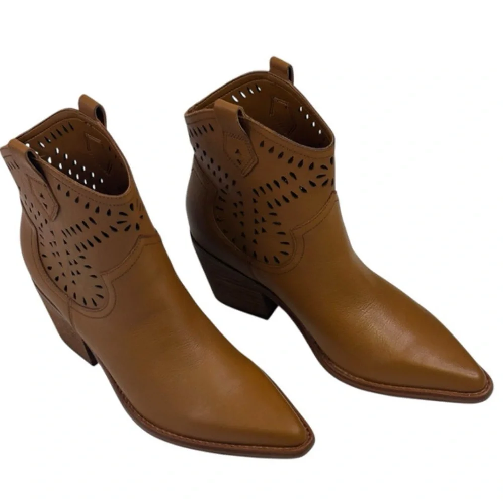 Marc Fisher stylish brown