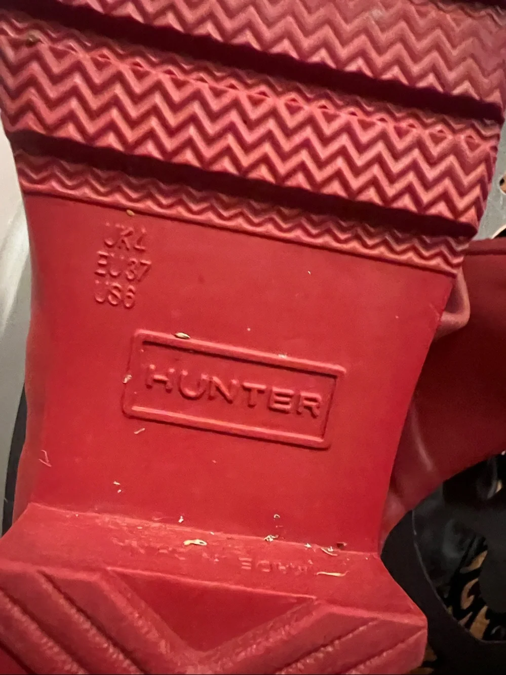 Hunter red rubber