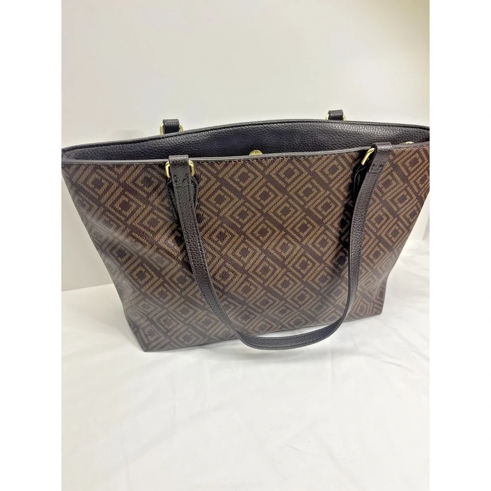 Liz Claiborne liz claiborne