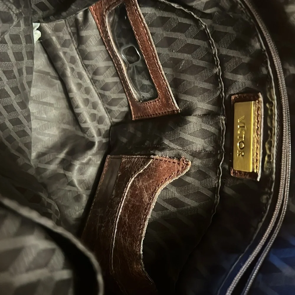 VICTOR vintage shoulder