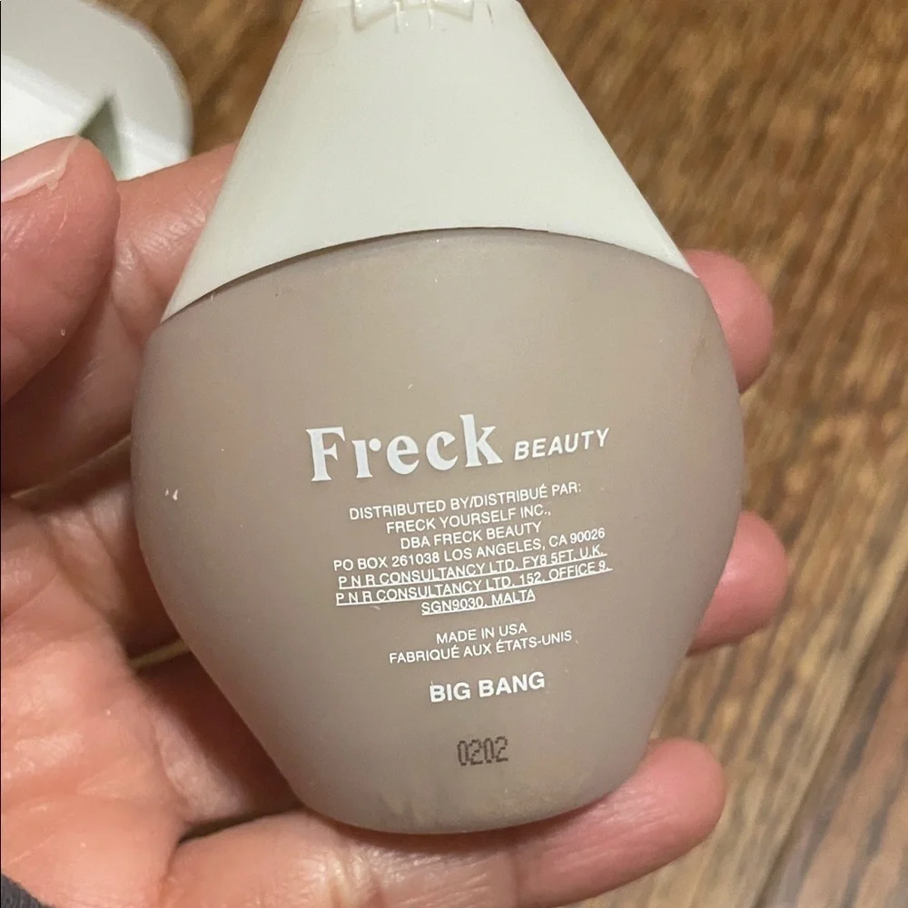 Freck Beauty highlighter big slimelight