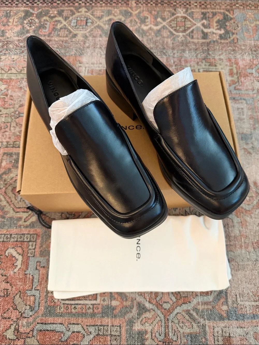 VINCE Women's Doris Loafer in Black Sz 10 - NIB!