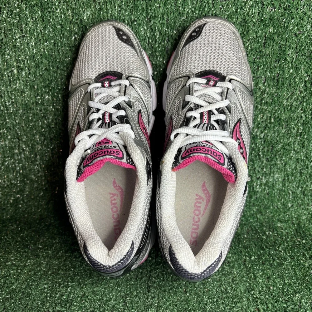 Saucony check photo