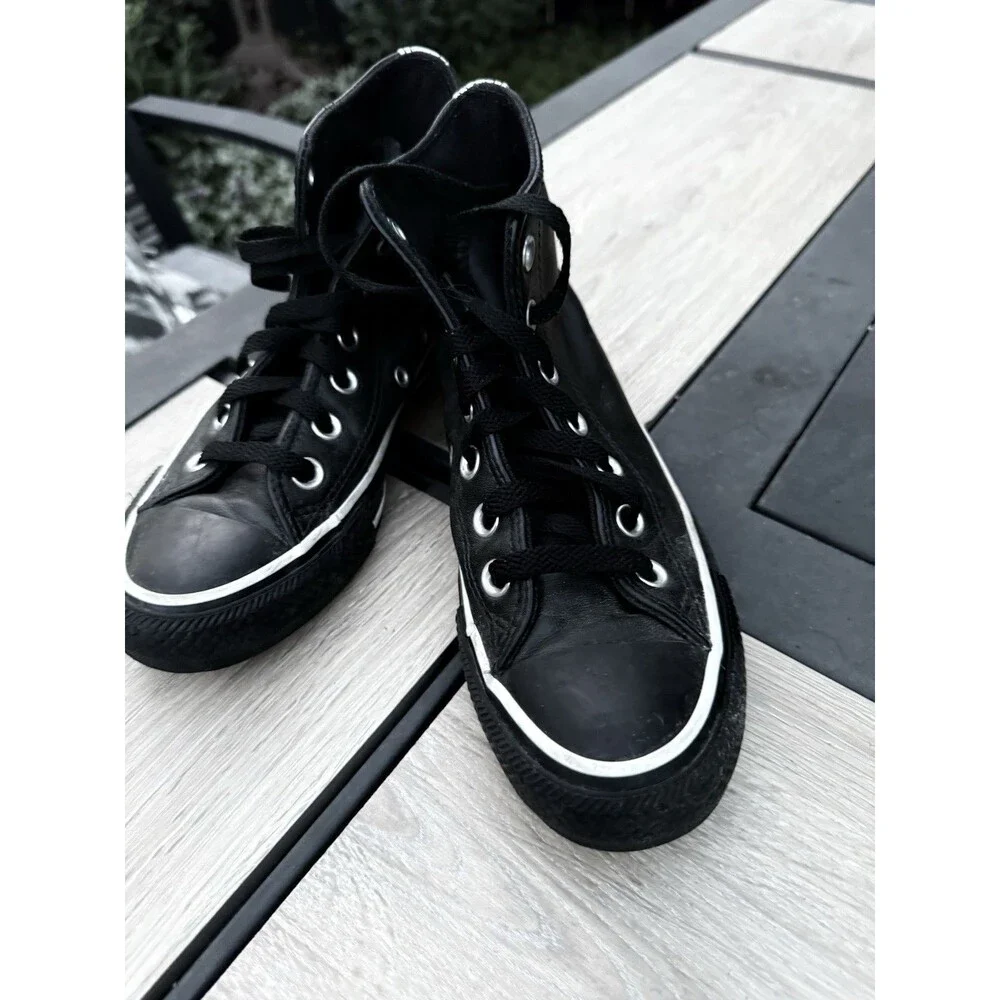 Converse these shoes
