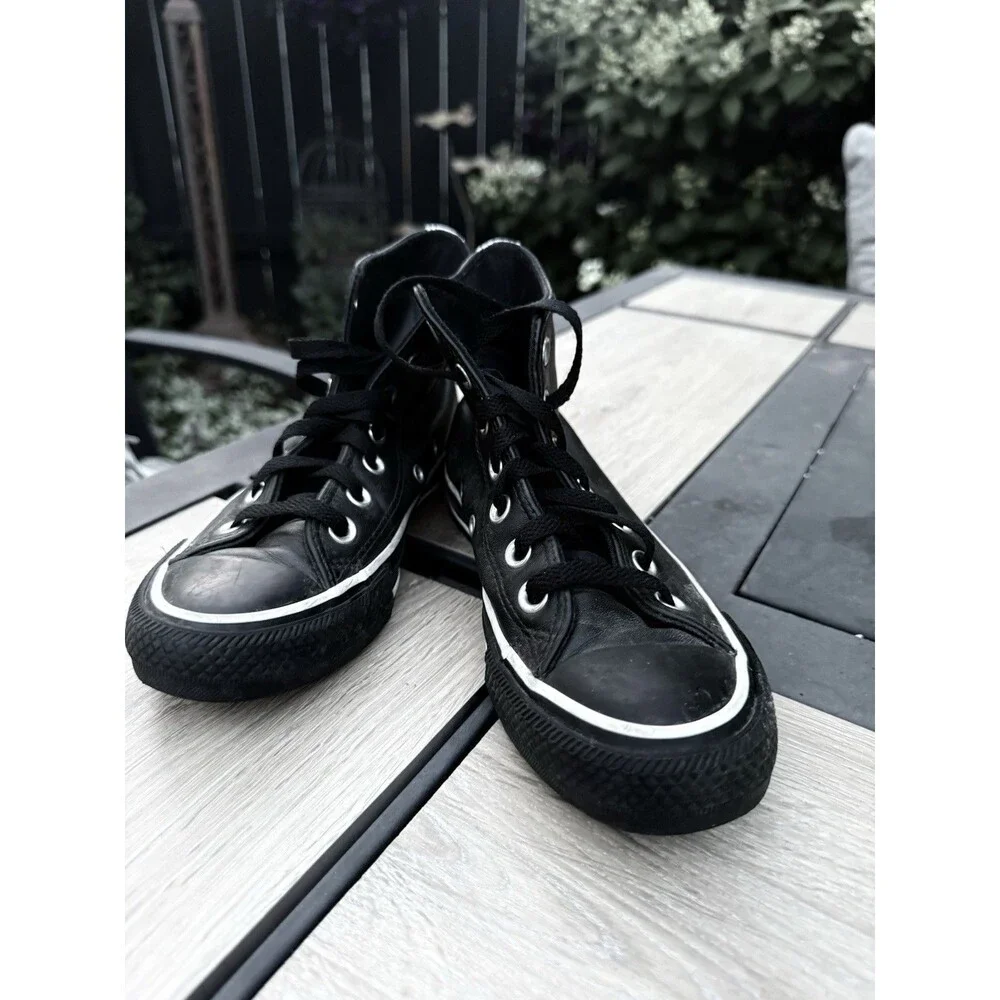 Converse these shoes