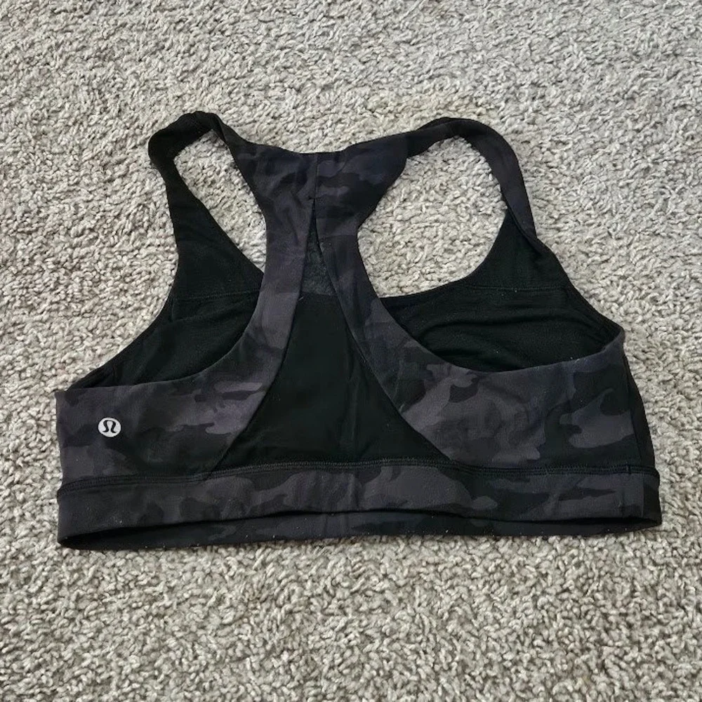 lululemon athletica some pilling