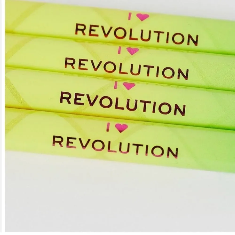 Makeup Revolution new see