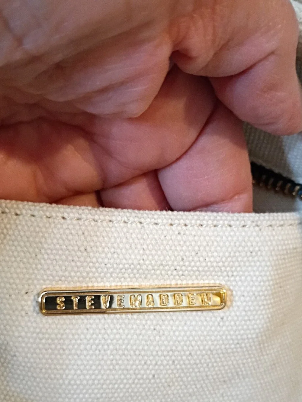 Steve Madden canvas use turn