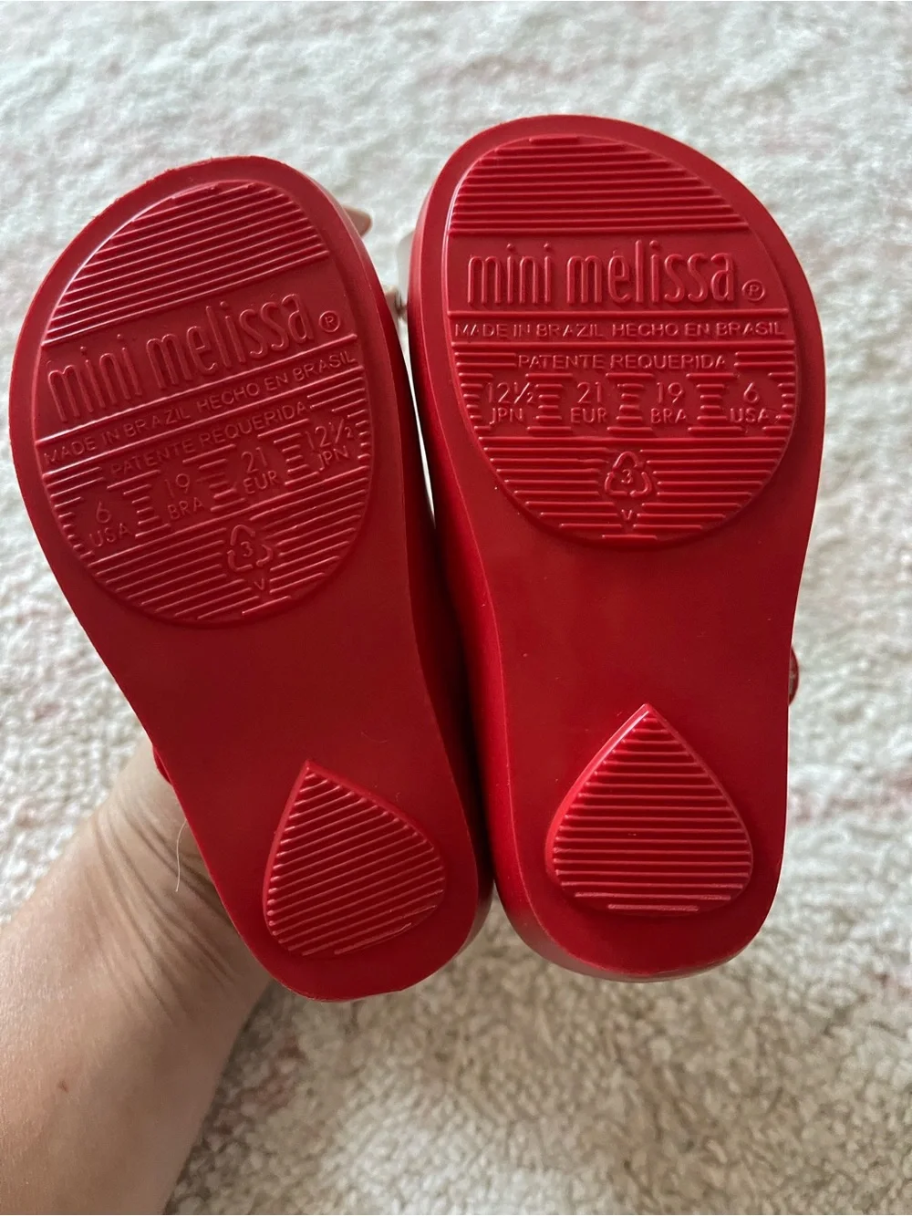 Mini Melissa mini red charm