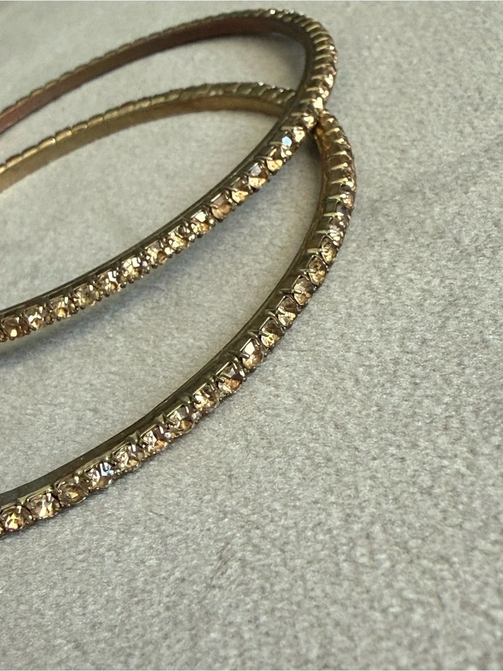 N/A elegant gold