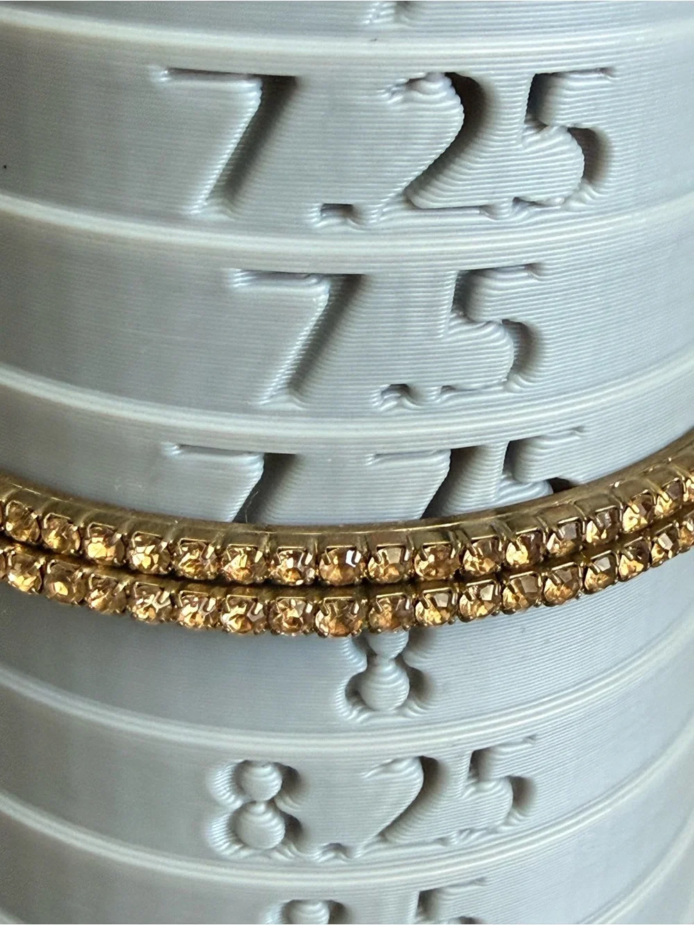 N/A elegant gold