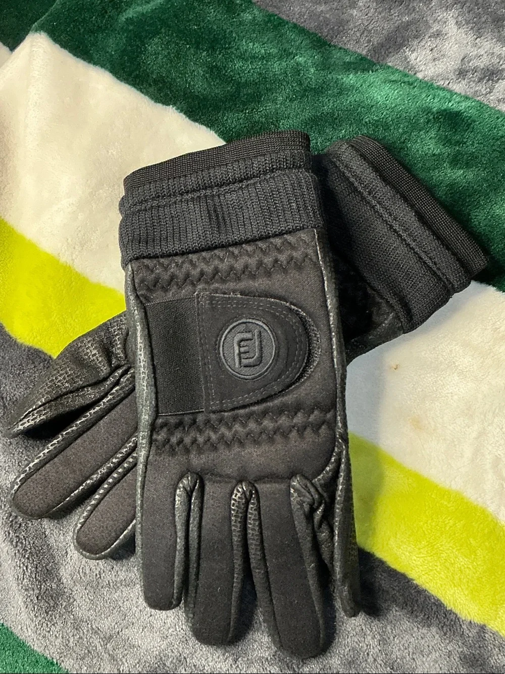 FootJoy stay warm