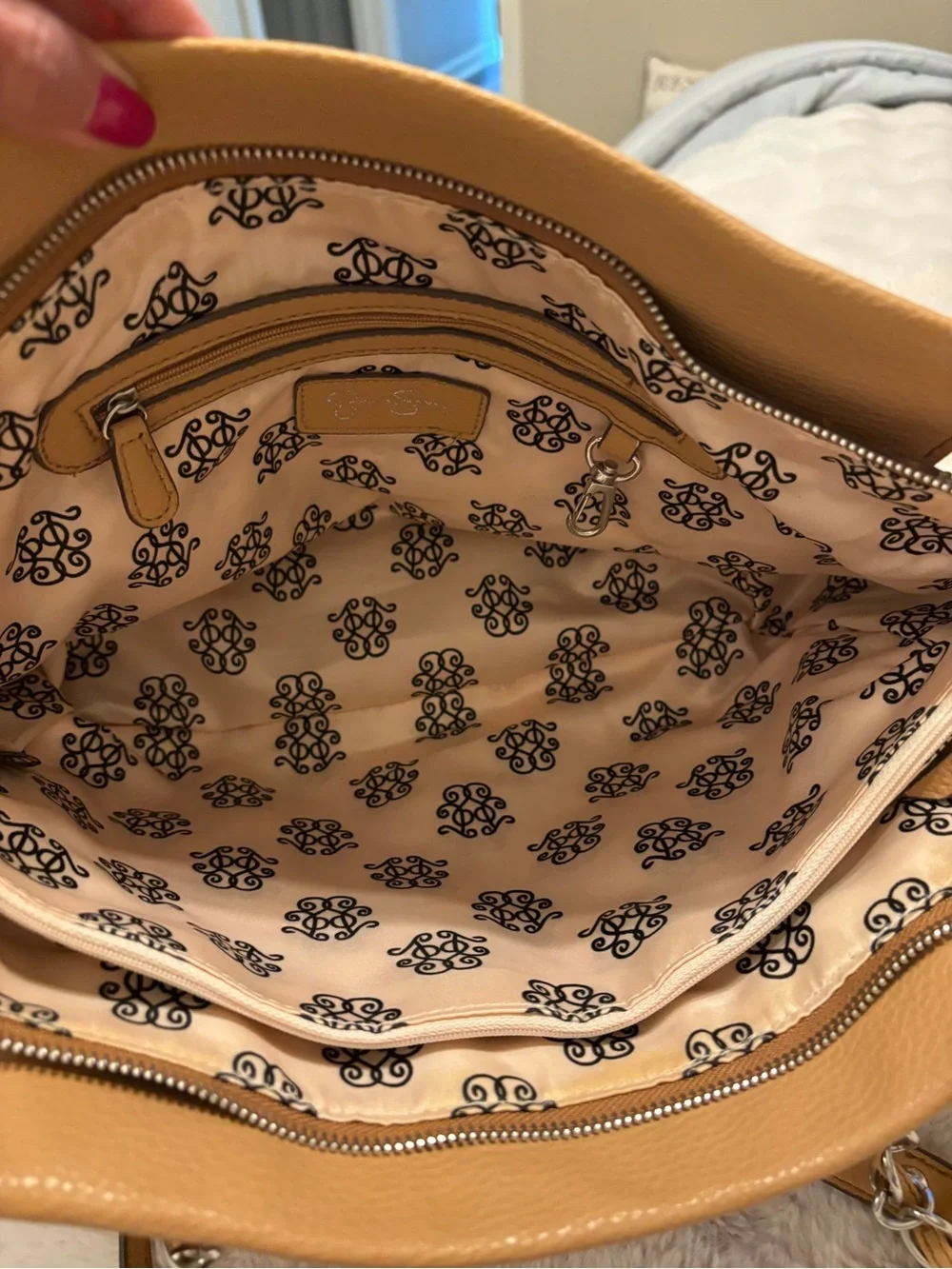 Jessica Simpson features everyday