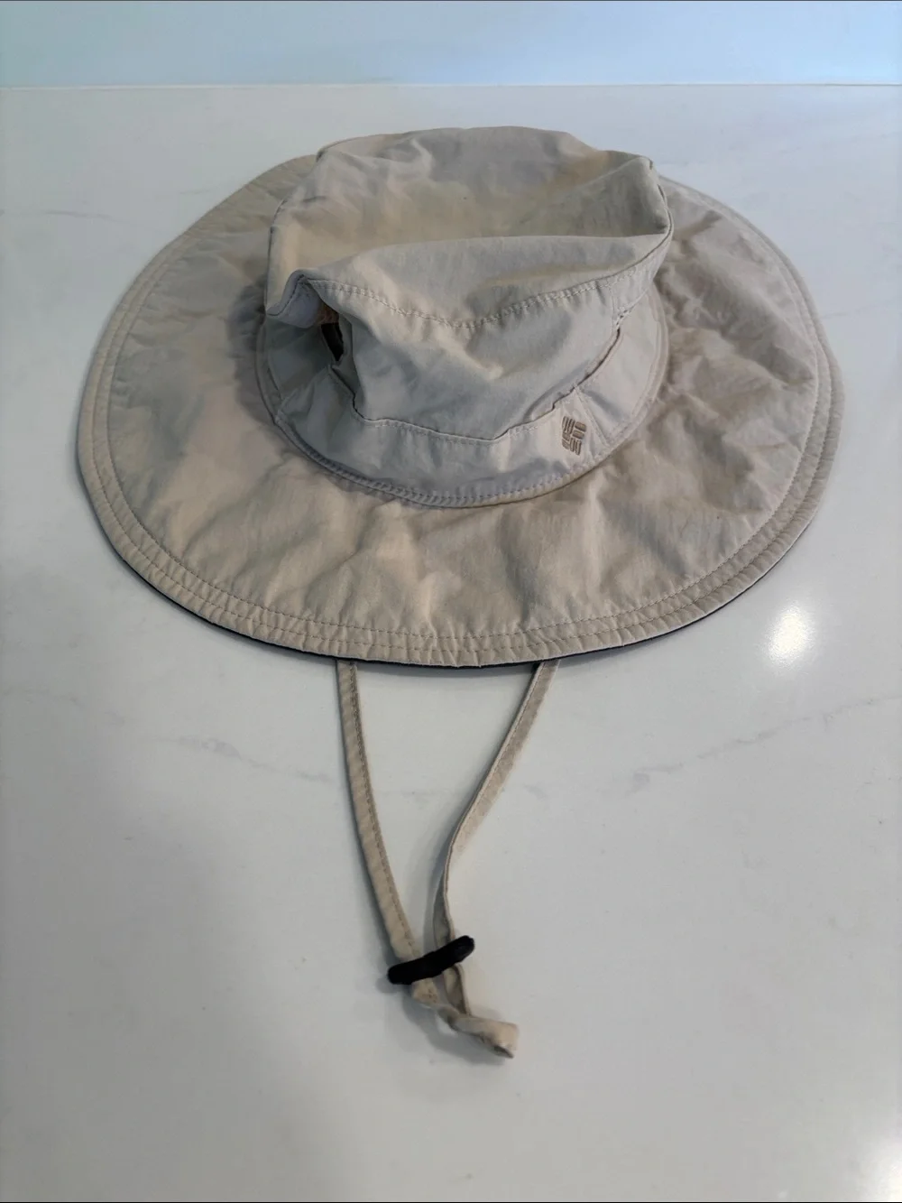Columbia Tan/Beige Sun Hat with Chin Strap