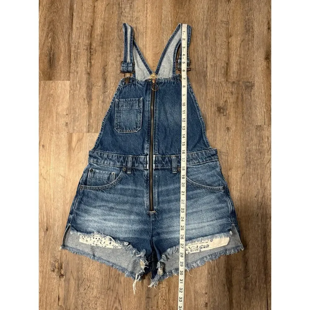 Free People short denim