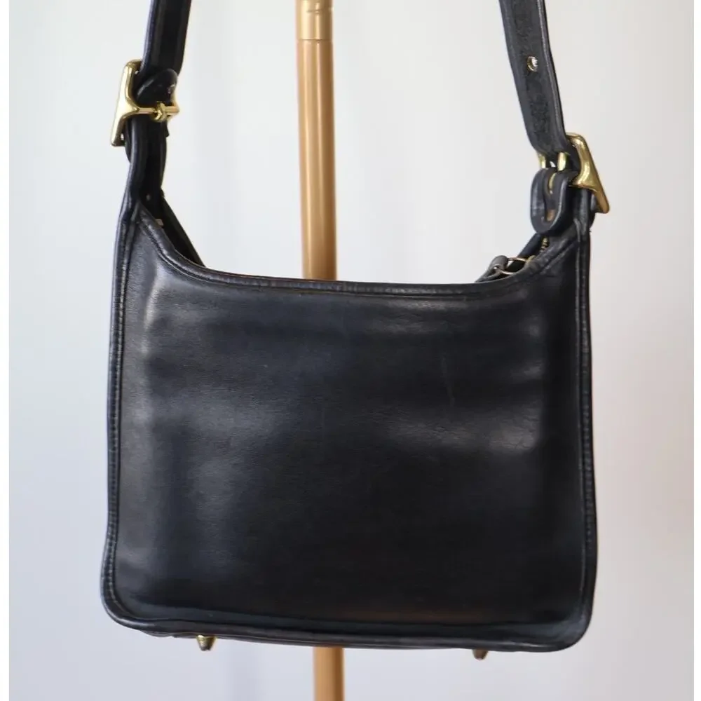 Coach crossbody setting size